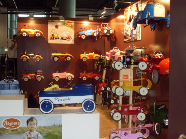 Kleiner Messestand f�r einen Spielzeughersteller von Tretautos