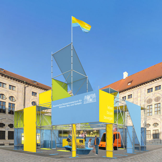 Freihstehender Open Space Messestand f�r das Bayrische Staatsministerium Wohnen, Bau und Verkehr auf der IAA Mobility 2021 vor der Staatskanzlei