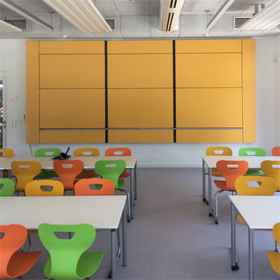 Klappladen mit Rahmen Einrichtung einer Mensa mit Klappladen f�r die K�che Objekteinrichtung