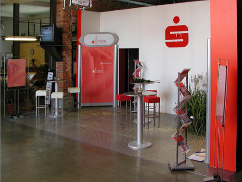 Stellw�nde, Stehtische, Barhocker, Displays