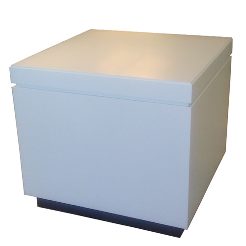 Systemeinrichtung Podest wei� lackiert mit T�ren